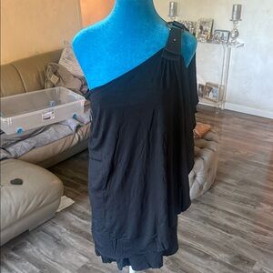 Chic Black One-Shoulder Top